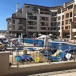 Beachfront Apartment Obzor